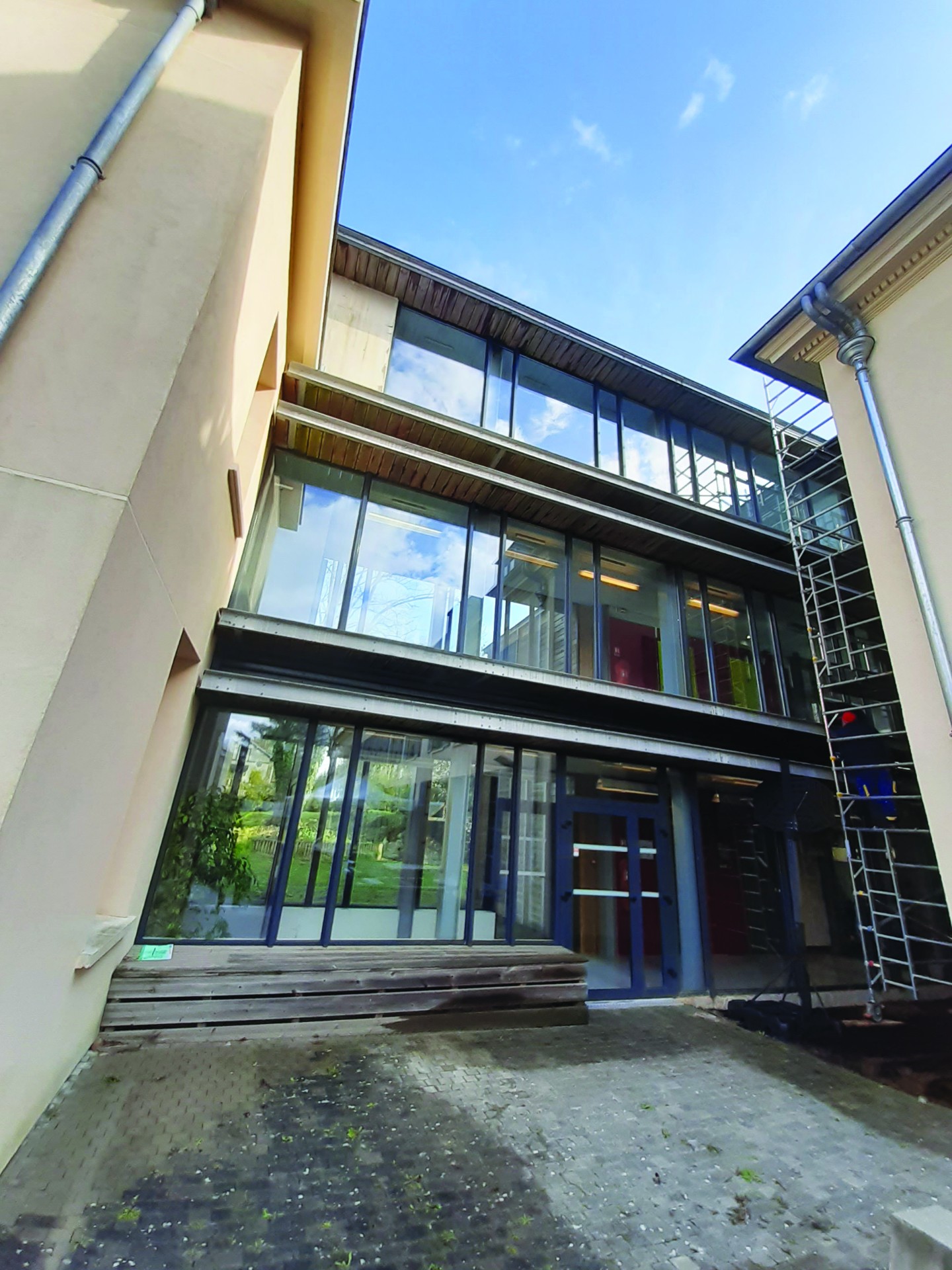 découvrez notre entreprise tous corps d'état en île-de-france, spécialisée dans la rénovation et la construction. nos artisans qualifiés vous accompagnent dans tous vos projets, du gros œuvre à la finition, pour des résultats à la hauteur de vos attentes.