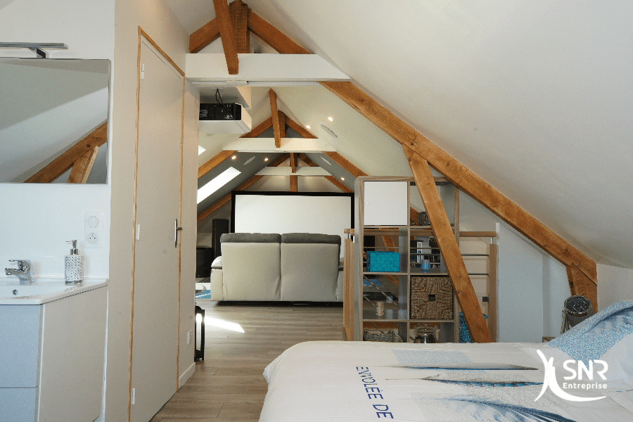 découvrez comment transformer votre grenier en un espace pratique et esthétique. que ce soit pour du rangement, un bureau ou une chambre, apprenez les meilleures astuces et idées pour optimiser cet espace souvent négligé.