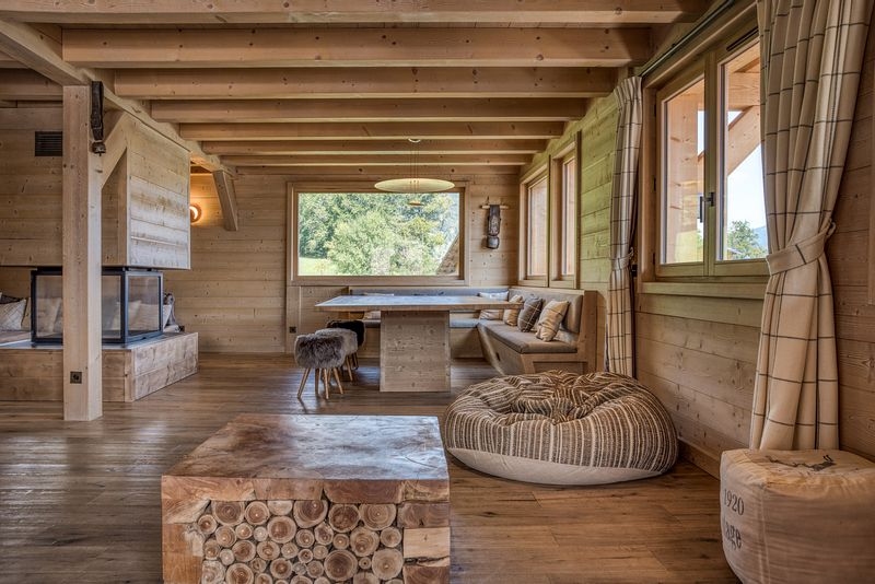 découvrez nos services de rénovation pour transformer votre espace de vie. que ce soit pour une remise à neuf, une extension ou une modernisation, notre équipe d'experts met son savoir-faire à votre disposition. transformez votre maison en un lieu qui vous ressemble !