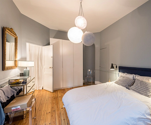 transformez votre espace avec notre guide complet sur la rénovation de chambre. découvrez des idées inspirantes, des conseils pratiques et des astuces pour créer une atmosphère accueillante et moderne dans votre chambre.