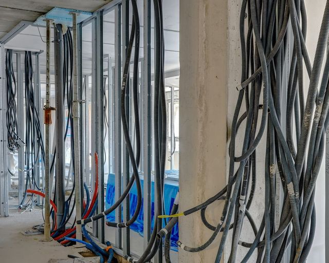 découvrez nos services de rénovation électrique pour moderniser votre maison tout en garantissant sécurité et efficacité. profitez d'une installation conforme aux normes pour un confort optimal.