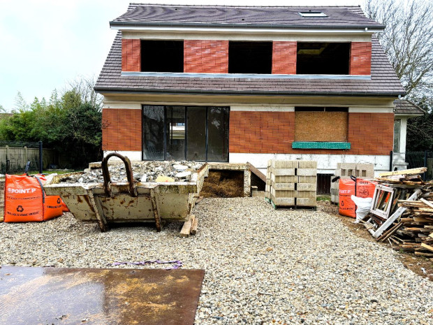 découvrez nos services de rénovation en île-de-france, spécialisés dans la transformation de votre espace de vie. que ce soit pour une remise à neuf ou une amélioration esthétique, notre équipe d'experts est à votre écoute pour réaliser vos projets de manière personnalisée et professionnelle.